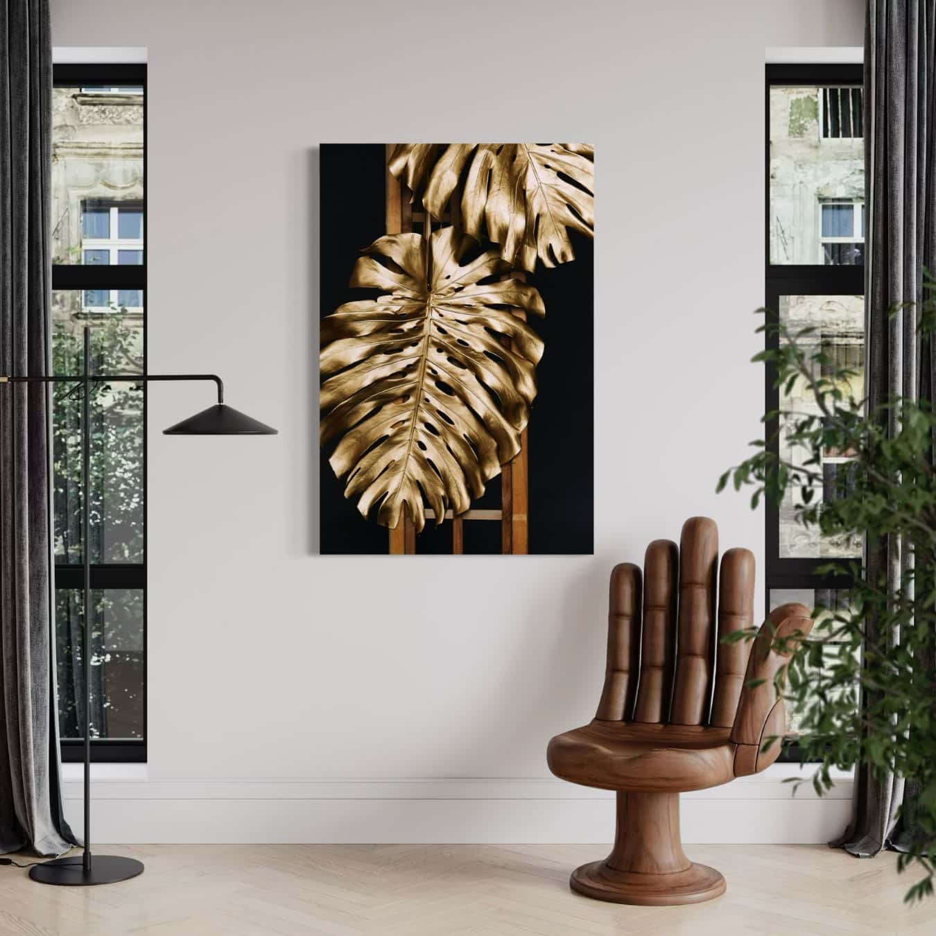 Luxe schilderij met gouden blad als blikvanger in moderne woonkamer