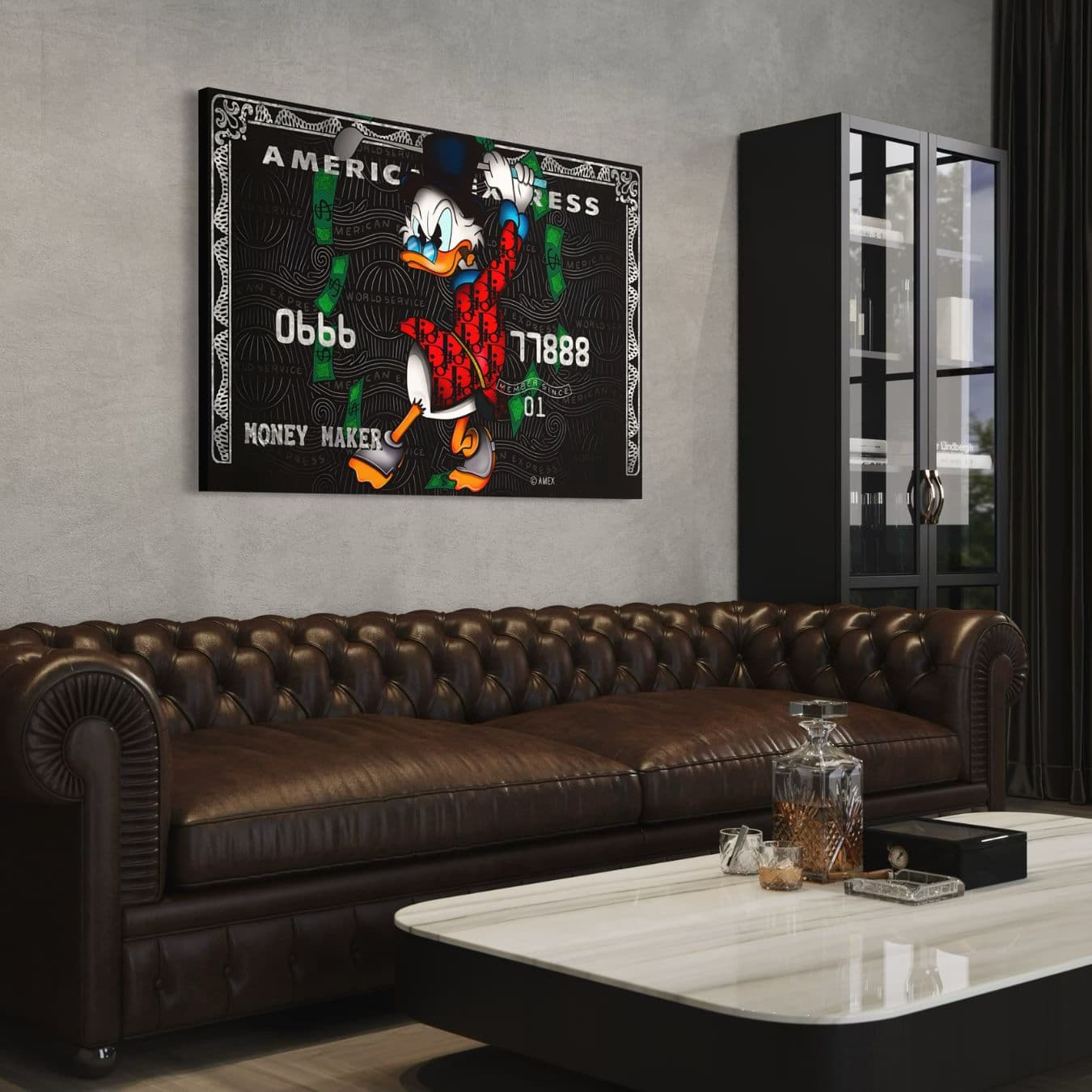 Plexiglas muurdecoratie met cartoonstijl boven leren bank.