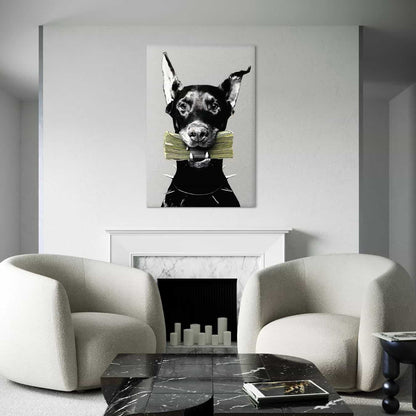Wanddecoratie hond met geldstapel in modern strak interieur stijlvol gepresenteerd