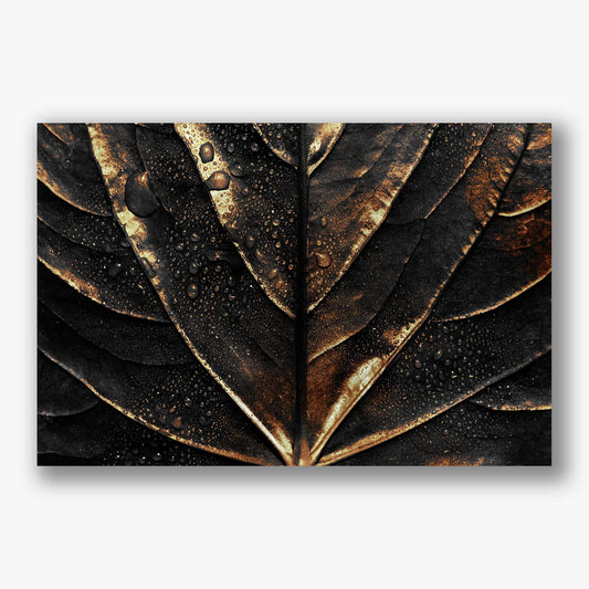 Gedetailleerd donker blad schilderij op dibond met gouden accenten.
