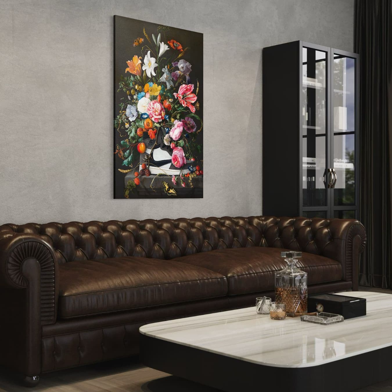 Klassiek bloemen schilderij op dibond boven luxe leren bank