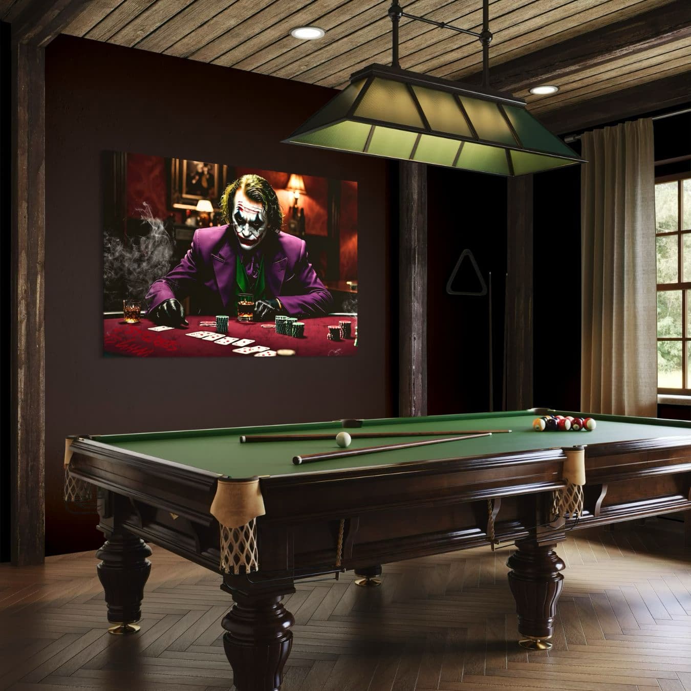 Dibond wanddecoratie van Joker aan pokertafel in stijlvolle biljartkamer