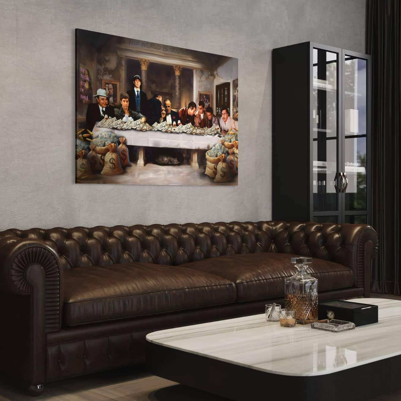 Plexiglas wanddecoratie van bekende gangsters in luxe woonkamer
