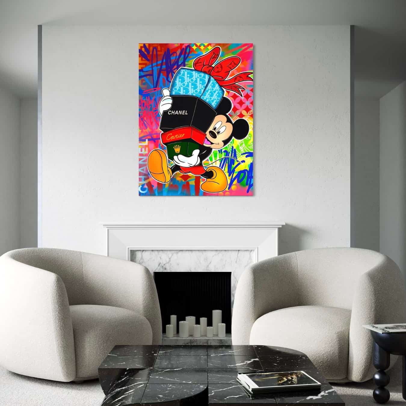 Kleurrijk Mickey schilderij op dibond in stijlvol wit interieur