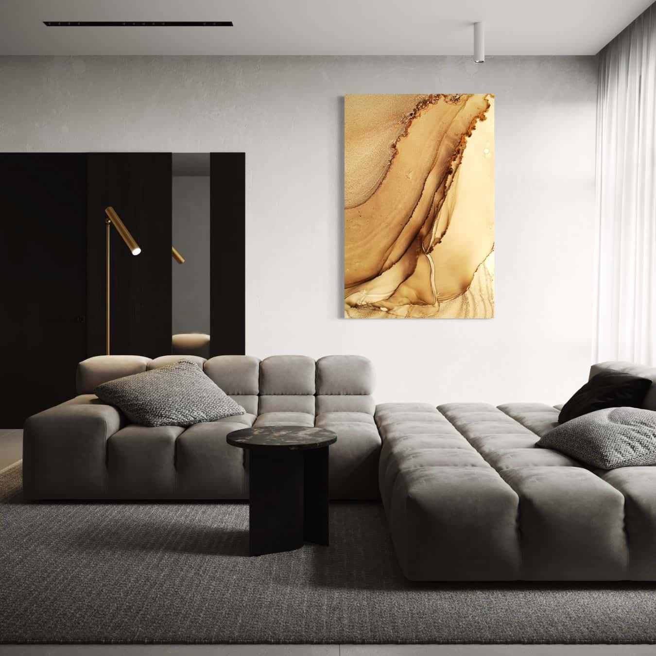 Minimalistische woonkamer met marmerachtig schilderij in warme aardetinten
