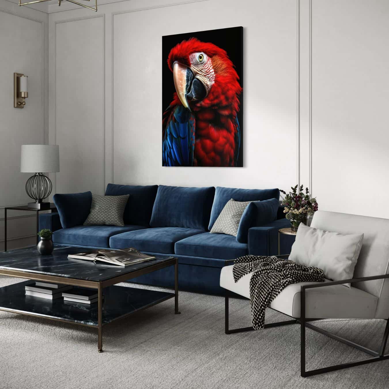 Rode papegaai straalt elegantie uit in een sfeervol modern interieur.