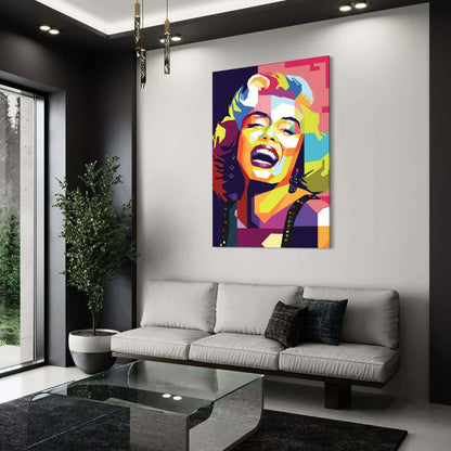 plexiglas schilderij van marylin monroe opgehangen in een wit interieur