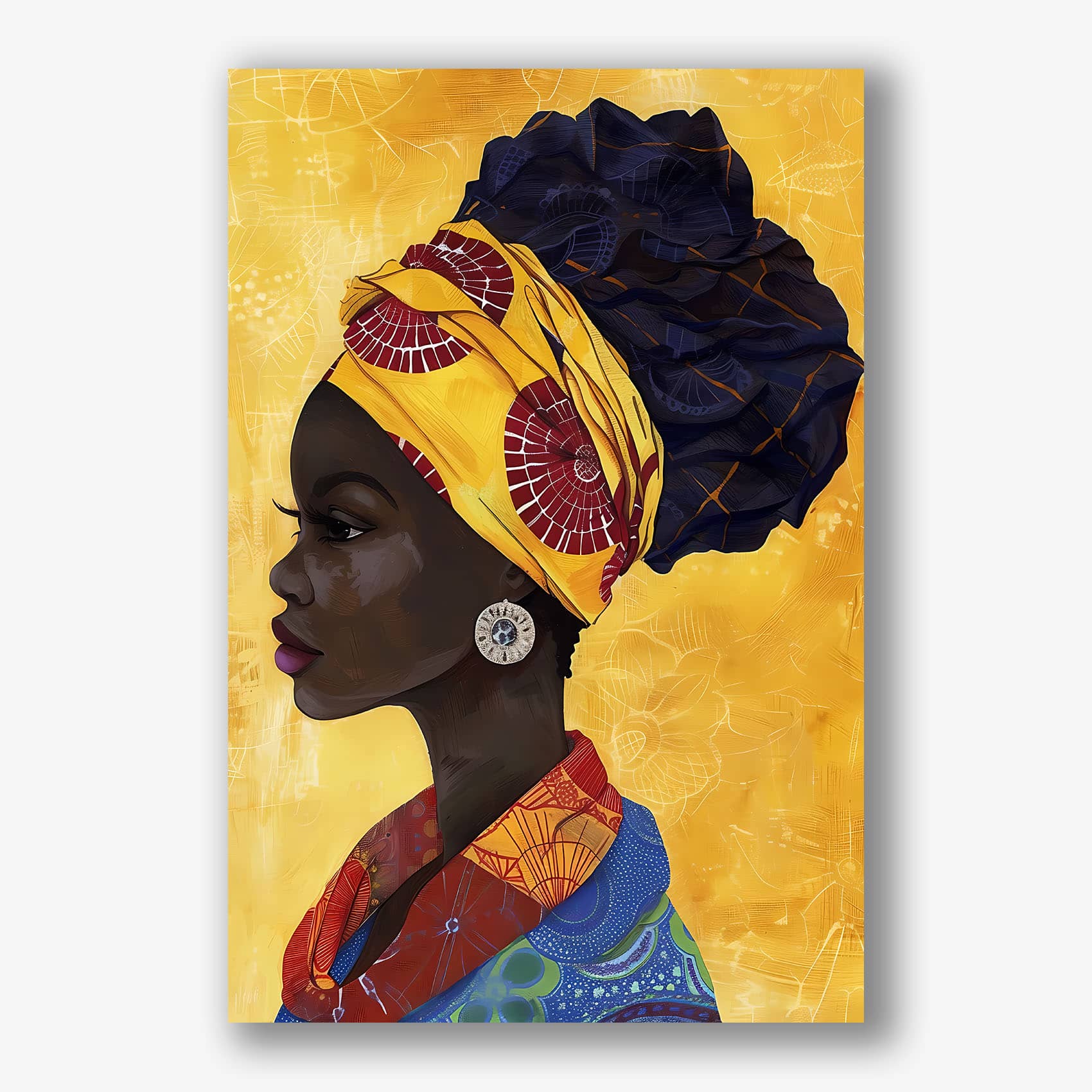 Portret van vrouw in Afrikaanse stijl met blauwe hoofddoek en gele achtergrond met kleurrijke patronen